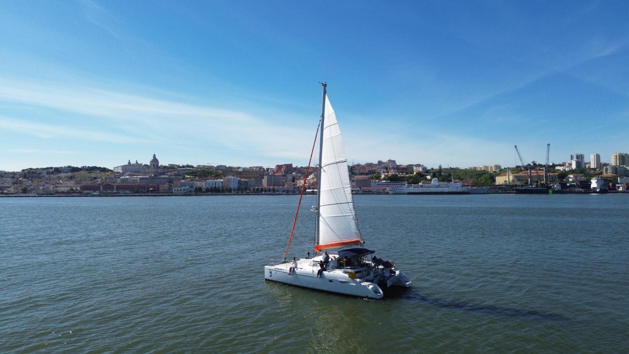 Hotel en barco Catamaran Corto Maltese Iii Lisboa